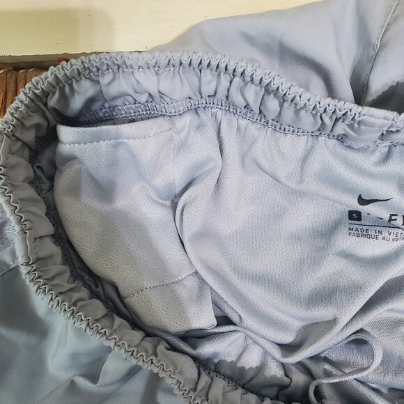 Nike gray lined athletic shorts small - Picture 5 of 7